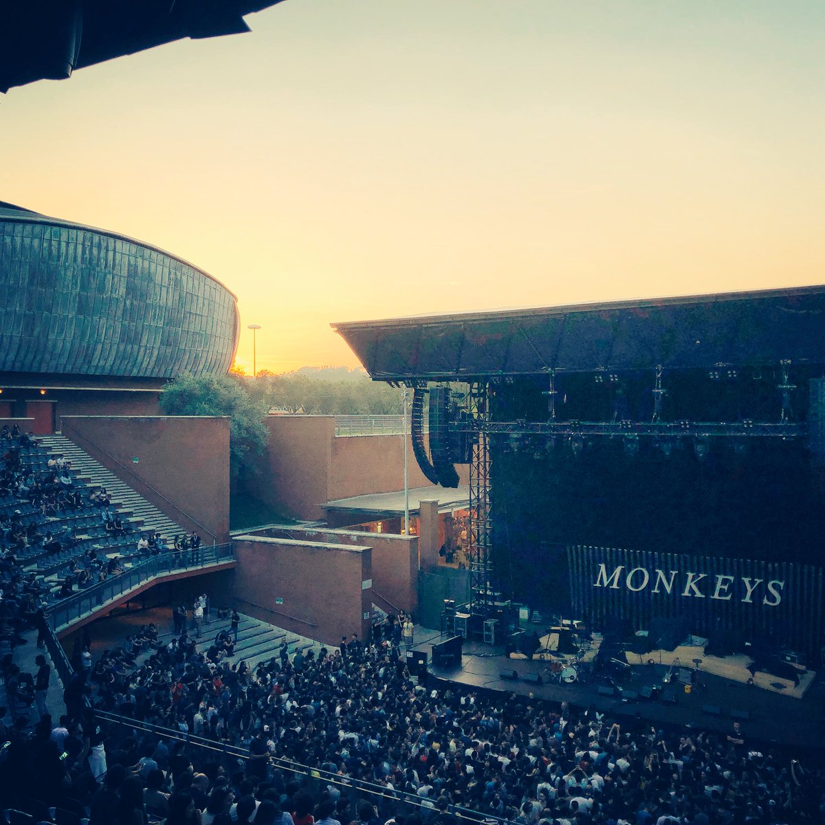 isabellapanizza's tweet photo. “They said it changes when the sun goes down... “. Waiting for the @articmonkeys concert at the @AuditoriumPdM in my beautiful #Rome https://t.co/tFepDo6NRu