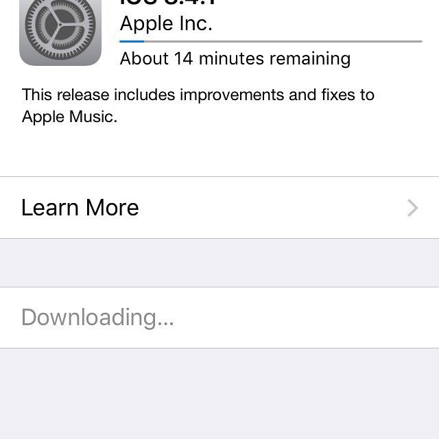 heelandtoe's tweet image. Hahah! Yes! It's real! #ios8 ift.tt/2GV1pRQ