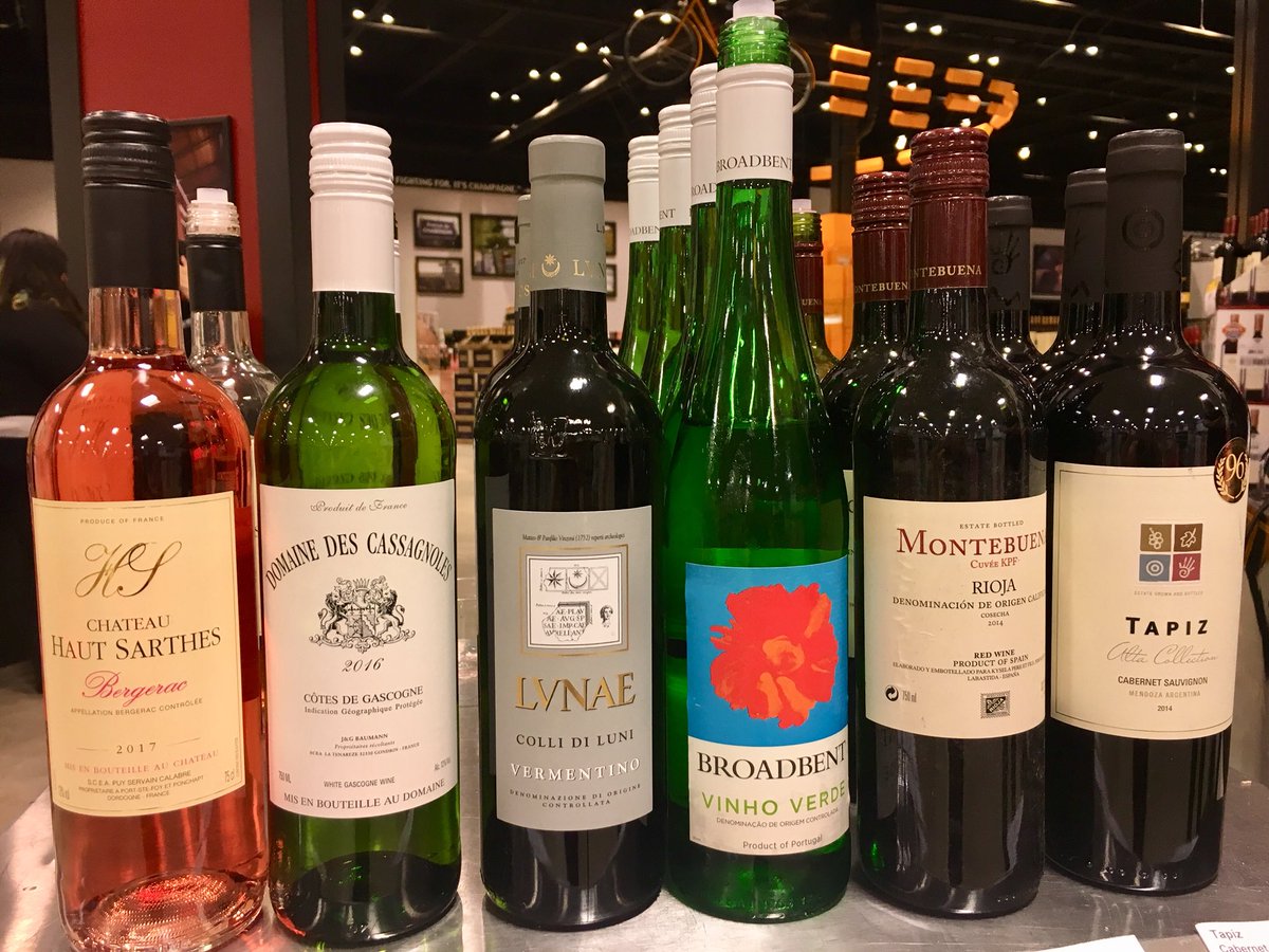 FineVinesWine's tweet photo. Don’t worry ChiTown, I got your 90 degree Weekend covered. 
Join me @BinnysBev Lincoln Park Before I run out! 
#drinkGoodGrapes #ChicagoWine #wineTasting https://t.co/BQ12e20VrA