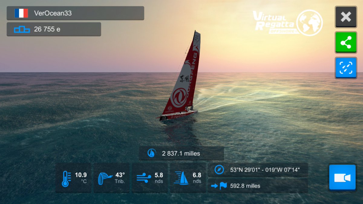 Vero_Magaud's tweet photo. 😁⛵ Tranquille... Au niveau de la flotte... Pour une fois devant @hu_guett avec un beau bateau et un coucher de soleil ☀ @DongfengRacing @volvooceanraceF #SansFiltre Mais un peu loin du tee shirt signé par #PascalBidegorry 😇 https://t.co/SJpe5Vx6L5