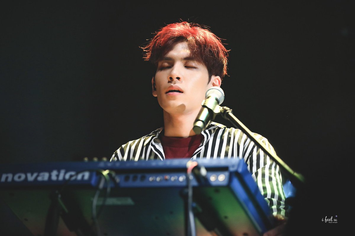 1feelu's tweet photo. 우리 서있는 이곳은 어디쯤일까
#데이식스 #Day6 #원필 #Wonpil https://t.co/vw9KtIGiHk