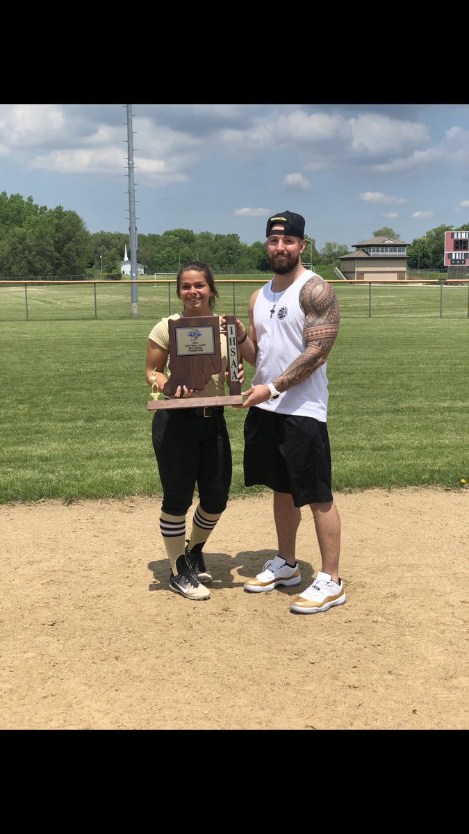 RosserciseBrand's tweet photo. Congrats to one of my athletes @_kali26 & the Penn Softball team on coming back from a 2-0 deficit in the 7th and rallying to a 3-2 victory over Laporte to win Sectionals!! Awesome game to be at! Next up, Regionals against Concord ππ½ππ½π―πͺπ½ #Trophy #Champs #Rossercise https://t.co/di5Bd1zbXK