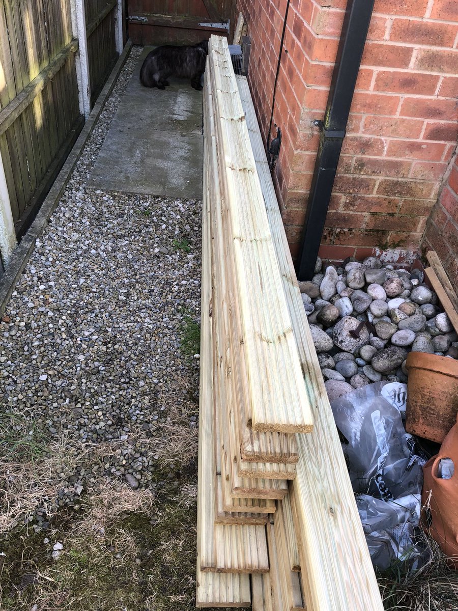 julesmarie321's tweet image. This is going to be a fun week off... #newdecking #wontlayitself #withabit/lotofhelpfromdad 😂