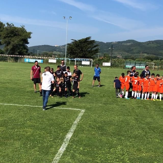 diegofogale's tweet photo. ||| l’inno è sempre l’inno! 🇮🇹 Bravi bimbi, siete stati proprio all’altezza!!! Grazie! #ilcalcioègioia #bellispeciali #calcio #piccolicampionicrescono #df (view&amp;follow on instagram https://t.co/jzGu4pzm6u) https://t.co/JyLTUV4pBY