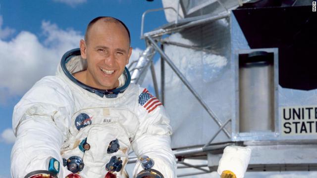 Alan Bean was the fourth person to walk on the moon and the last surviving member of the Apollo 12 mission. He died today in Houston at 86 cnn.it/2smoBU7