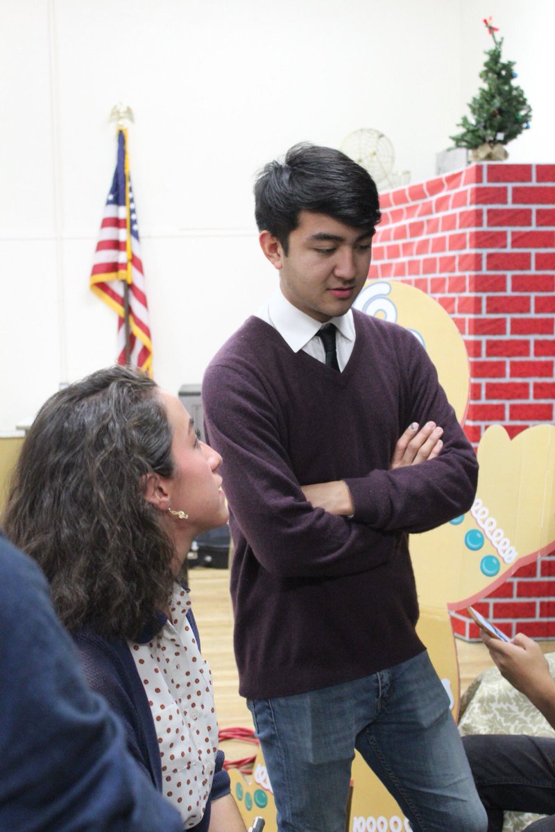 filmmakersnake's tweet image. Can we talk about this??? #TwoPhones