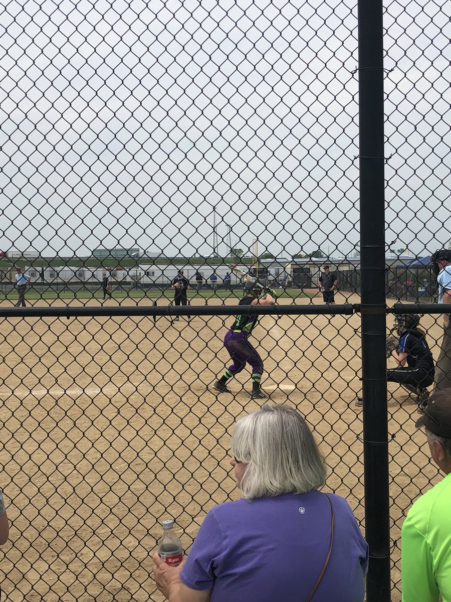 CoachHammondRR's tweet photo. Great to see some underclassman play in their tournament games today! @lexi_aguilar25 @Kelsey37718976 @maggieehill #Mommers https://t.co/GSYABdNw09