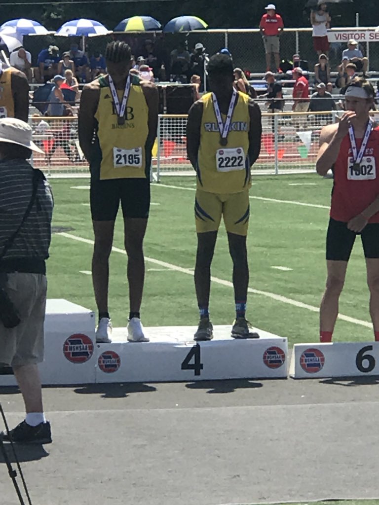 TrackStars_RHS's tweet photo. Back on the podium! Aaron Jones finished Tied for 4th in the high jump with a jump of 6’7!! @OfficialATJones https://t.co/nX2G0xy8ui