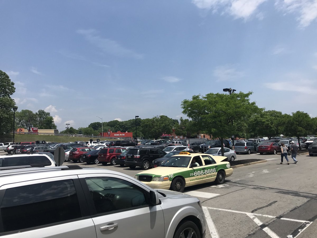 tmccarthy095's tweet photo. Literally almost every spot taken @ 4114 wow!!! Thank you Mother Nature and ty to the team at 4114 for keeping up with great customer service 🙌☀️😎 @WileyLorena @sktrih_sandy @JeffFarrellSASM @SamuelAlfaro2 @MikalSanders1 @Jjr5322 @YolandaFoster18!!! https://t.co/wBgU30xX2l