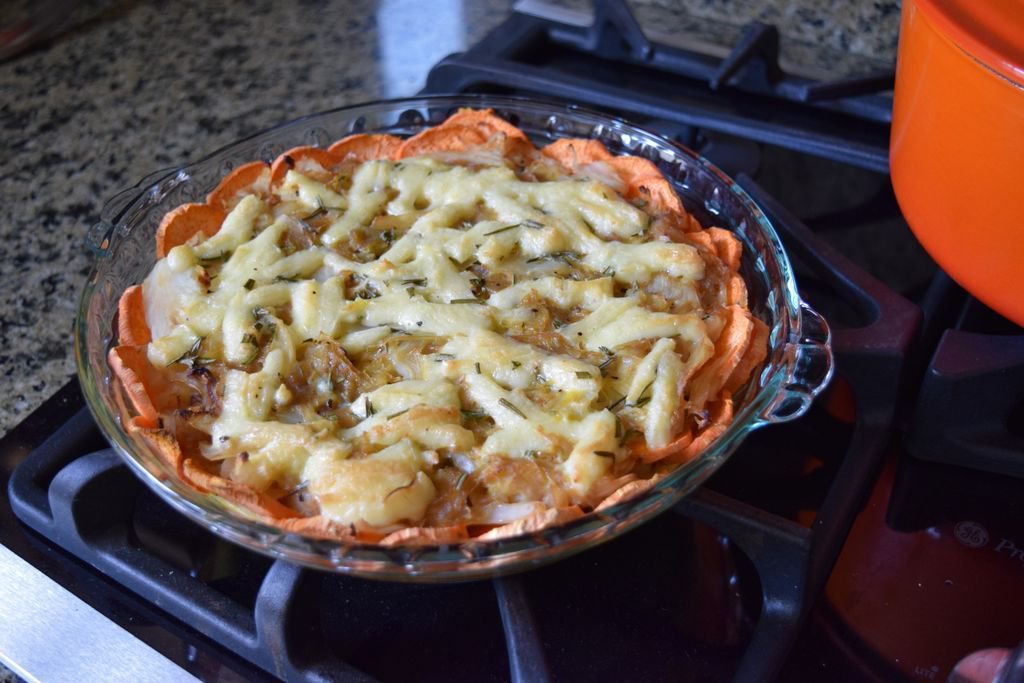 upasigoblog's tweet photo. Rosemary adds great flavor to quiches, especially when it is homegrown.
https://t.co/BfytFnQJJc
Check out how I used homegrown rosemary in this Sweet Potato Caramelized Onion Cabbage Quiche from https://t.co/qNiYSV4pLO #upasigo
#rosemary #homegrown #garden #herb #vegetarian https://t.co/N7CwW1X8HP