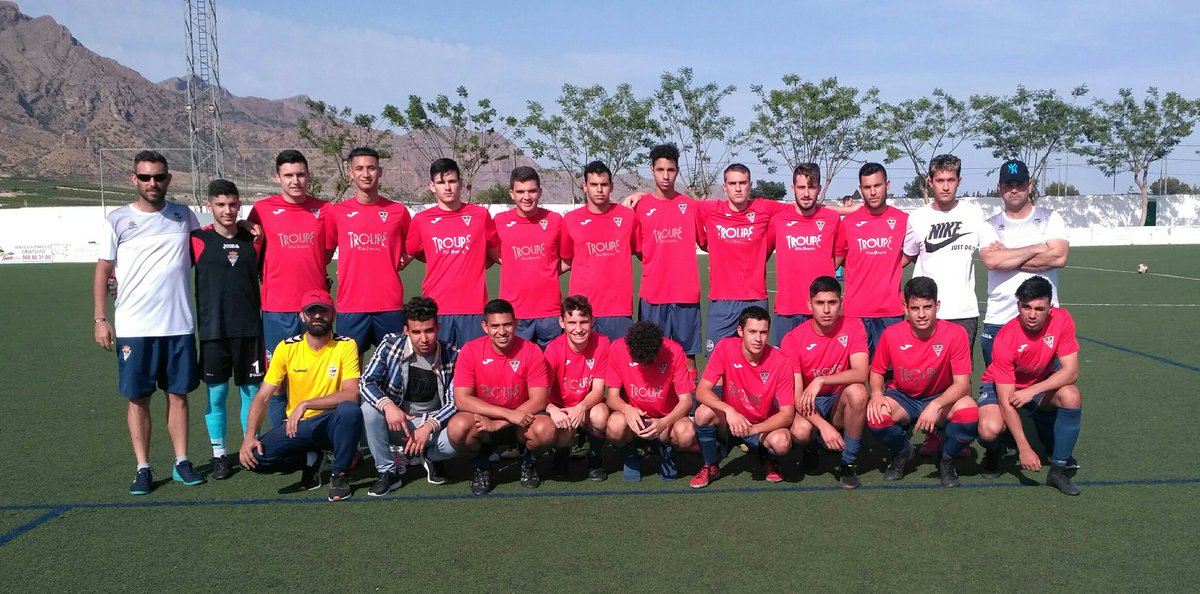 CFSantomera1's tweet photo. El juvenil B se proclama campeón de liga y consigue el ascenso a primera división de la @ffrm_es.
Temporadon del @JuvenilAd que disputó el título hasta la última jornada. https://t.co/7ihtlF9vEB