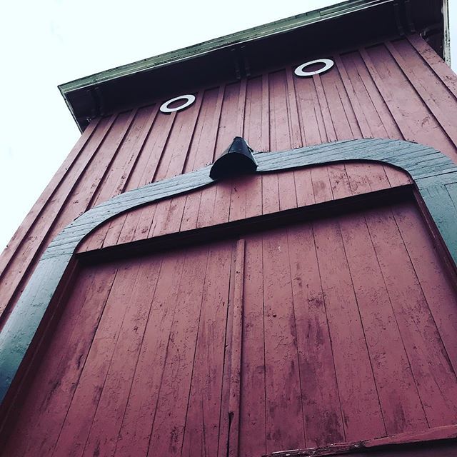 RT @BandwagonBeer: Hey there industry folks! It’s grad weekend and you are running your ass off. Did you know we are open til 8 today? Did you know we give a 15% discount to you ALL THE TIME? Come see us. #flx #flxwine #flxbeer #hoponbwb #findthestache  #…