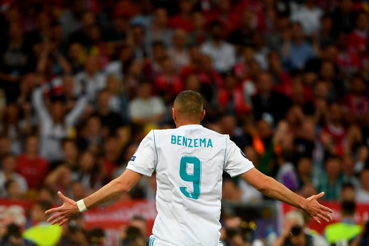 56 - Karim Benzema est désormais le 4e meilleur buteur de l'histoire de la Ligue des Champions

120 ⚽️ Cristiano Ronaldo 🇵🇹

100 ⚽️ Lionel Messi 🇦🇷

71  ⚽️ Raul 🇪🇸

56  ⚽️ Karim Benzema 🇫🇷 &amp; Ruud van Nistelrooy 🇳🇱

Monstrueux. #RMALIV