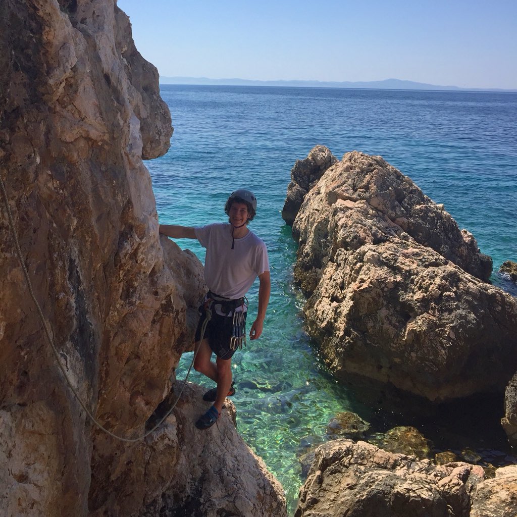 pugh_learning's tweet photo. Ready to start a day of climbing in paradise. #cliffbase #croatia #rockclimbing #hvar https://t.co/al12YVdVbY