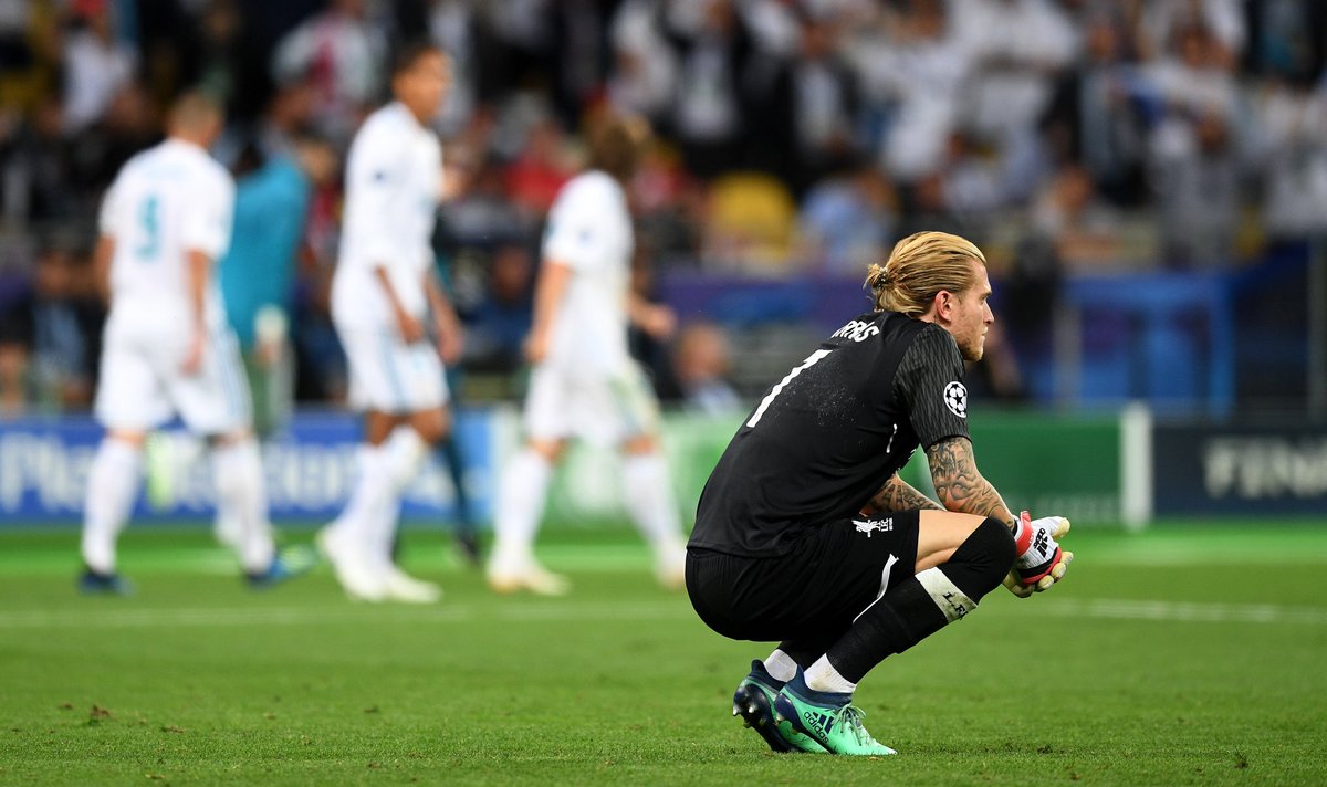 SkyFootball's tweet photo. #LFC fans won't be singing in Ukraine. 🇺🇦

It's happened again... 😬

Another Loris Karius howler gifts Gareth Bale his second of the night. 🎁

Follow live updates as @LFC and @realmadrid go for @ChampionsLeague glory in Kyiv: https://t.co/1zchmnWXZZ #UCLfinal https://t.co/dbrghUon5v