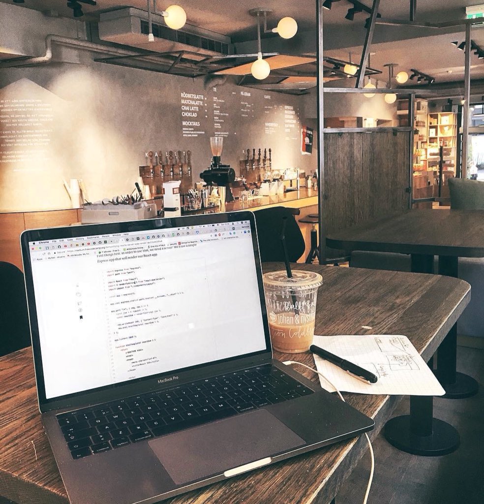 Dectype's tweet photo. #Repost @Dectype
・・・
Trying to understand the peculiarities if #reactrouter and drinking #code #coder #coding #dev #development #dectype #tech #technology #programming #programmer #program #frontend #react #js #css #html #HTML5 #angularjs #javascript #php #SaturdayNight https://t.co/tae69rHRxq