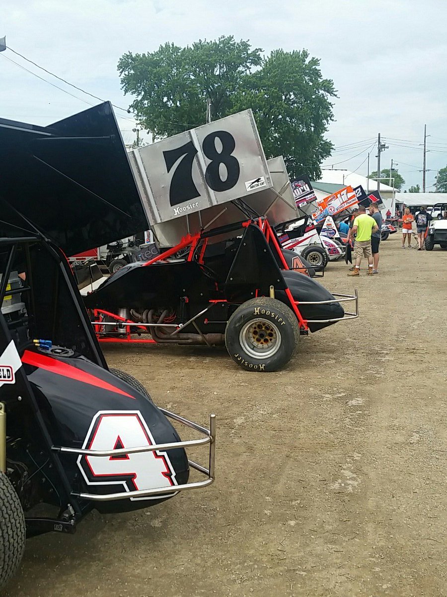 FremontSpeedway's tweet photo. Everyone is getting unloaded and ready to go for tonight's #openwheelshootout https://t.co/YdojBZEFpv