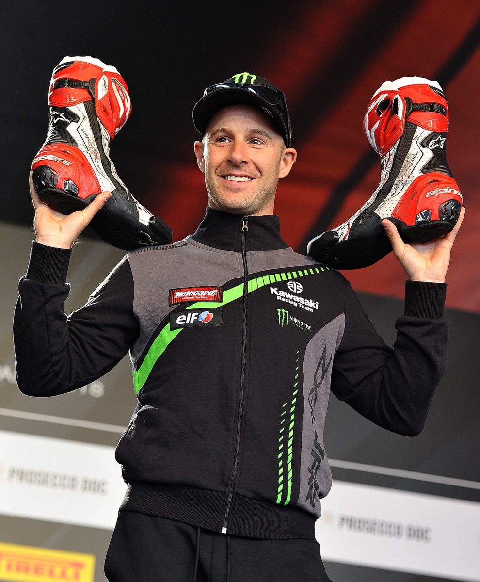 2WheelsforLife's tweet photo. Amazing support from all who donated to Two Wheels for Life at the charity concert bringing the grand total from #UKWorldSBK to £7,865!!! 
@mhillofficial @jonathanrea @DoningtonParkUK https://t.co/QWJXKEvhRw