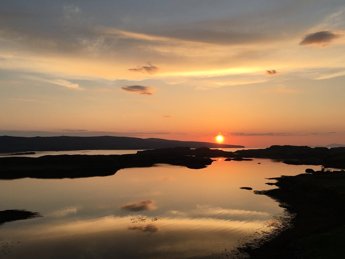 The sunset from the flag tower after a beautiful day on Skye.