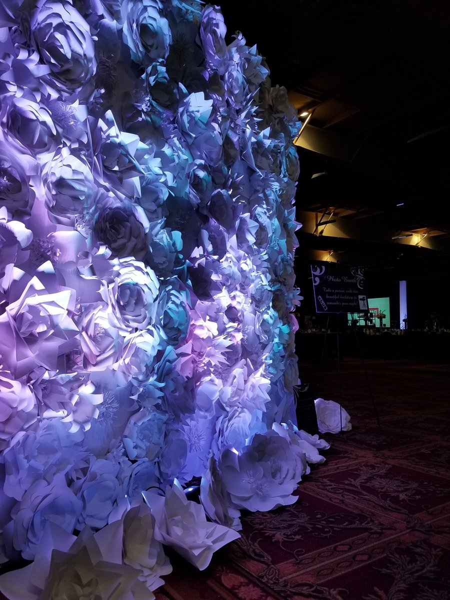 ProformMan's tweet image. #bildcaawards super cool wall. Thanks to everyone for helping out getting the gala set up. Big party tonight.