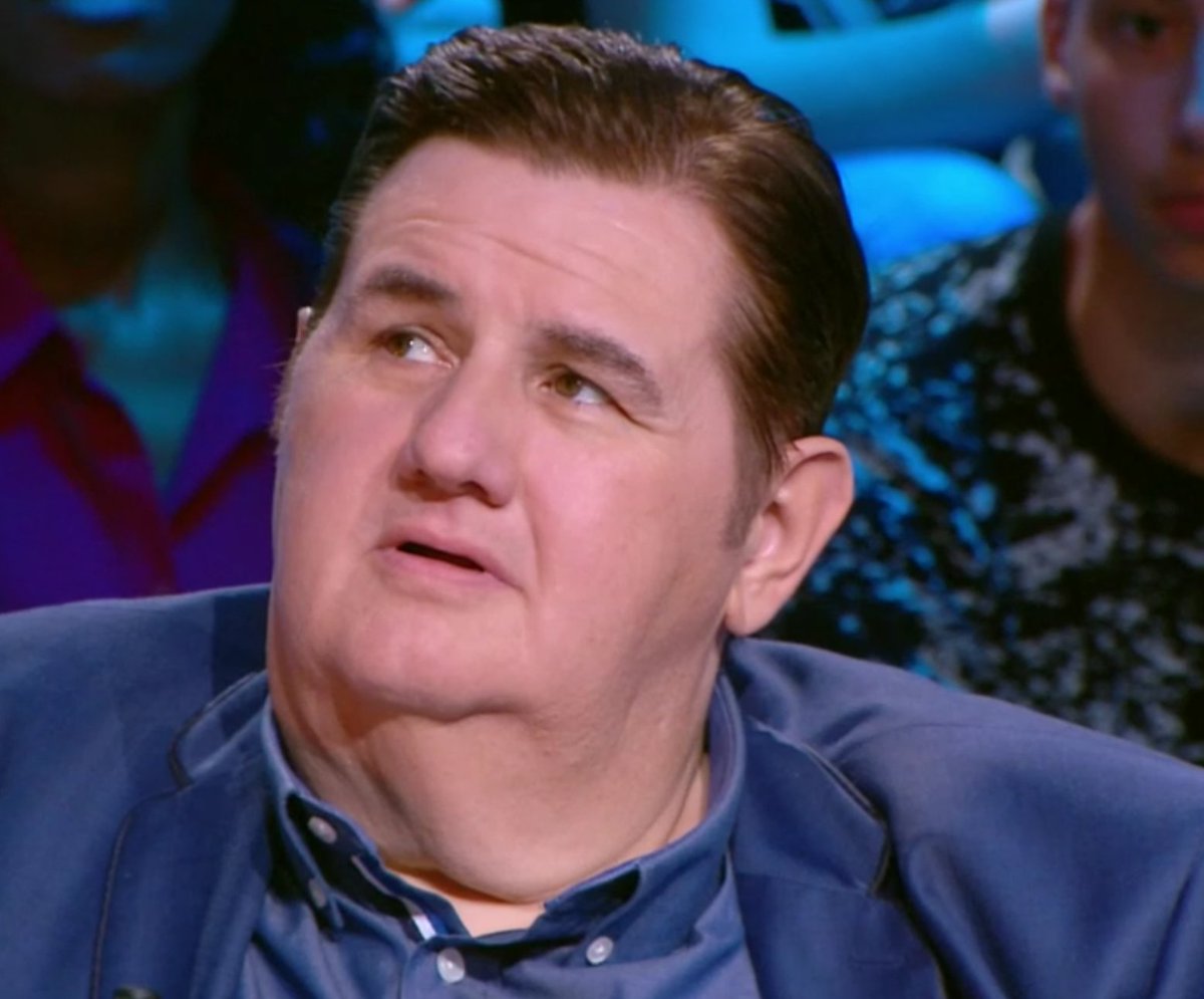 PLechevallier's tweet photo. #RMALFC @canalplus @PierreMenes a eu la main lourde sur son #Diacolor https://t.co/MlLgvo5k1H