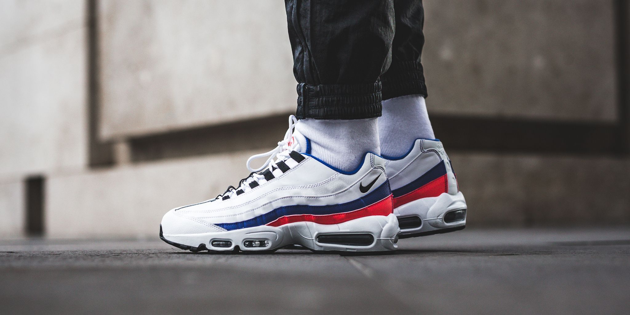 Amedrentador considerado marioneta Titolo on Twitter: "check out our #sale section ❗️many sneakers reduced now Nike  Air Max 95 Essential 🔵🔴 White/Black-Solar Red-Ultramarine shop here ➡️  https://t.co/EtpKPE2ArT #nike #air #max #95 #essential #airmax #airmax95  #solarred #