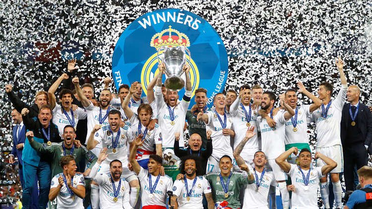 ريال مدريد يتوج بطلاً للمرة الثالثة عشرة بلقب دوري أبطال أوروبا
توّج ريال مدريد بطلاً للمرة 13 بلقب دوري أبطال أوروبا اليوم السبت عقب فوزه في النهائي على حساب ليفربول 3-1 في الملعب الأولمبي بكييف.