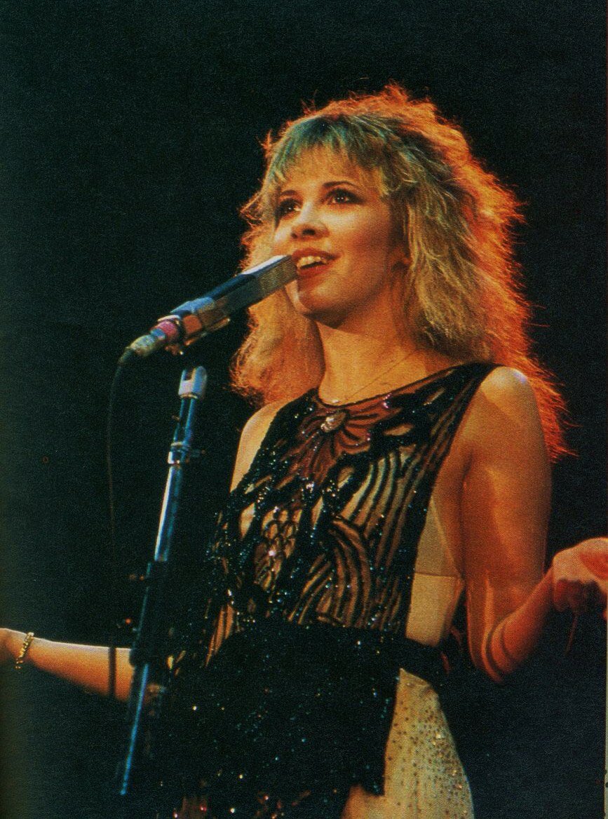 Happy birthday to the legend herself who is stevie nicks 