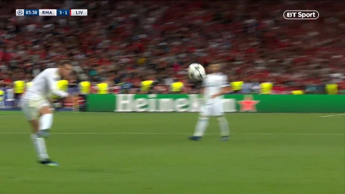 2HS_UK's tweet photo. #ChampionsLeagueFinal #HalaMadid @realmadrid well done #champs #13 #ynwa unlucky @LFC 🇬🇧 #bale #cr7 #Ronaldoleaving https://t.co/S9EnVnIj4o
