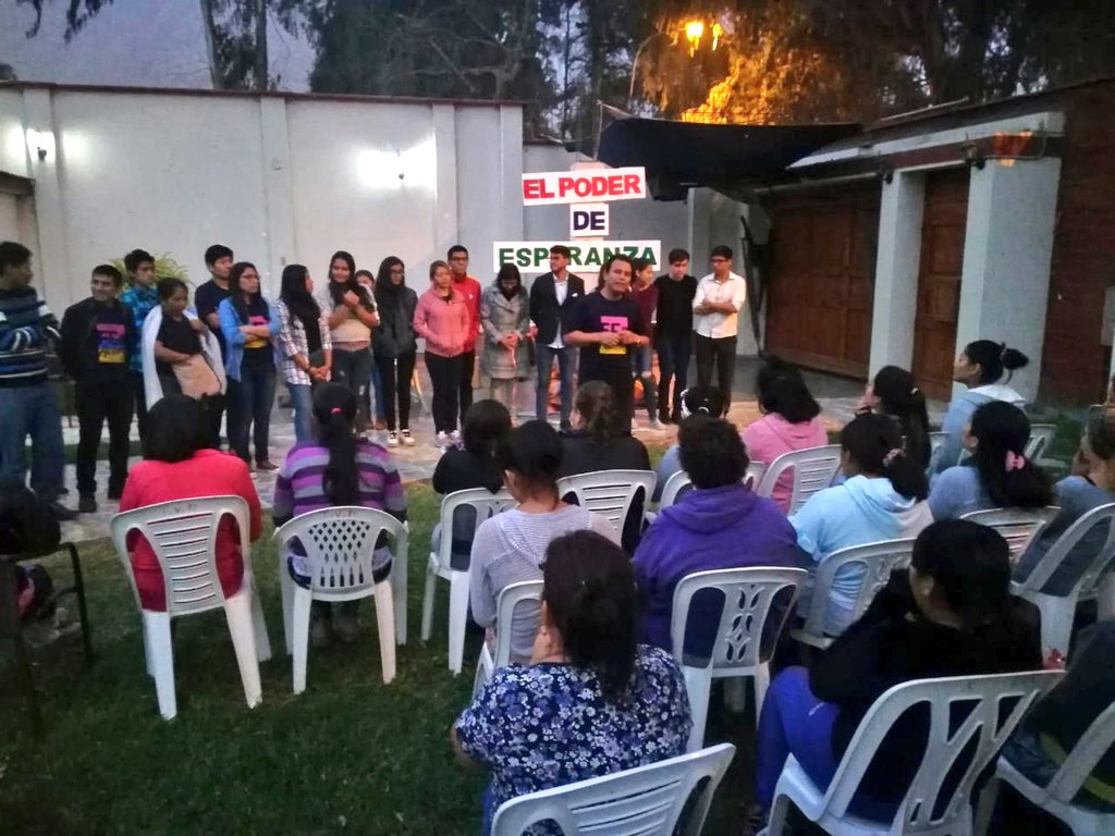 Lenny_Carrera's tweet photo. Centro de Rehabilitación en Chaclacayo recibe libros #ElPoderDeLaEperanza #TomaTuLibro y #Vuelveavivir #ImpactoEsperanza JA #IasdAlamedaIII @AdventistasUPN @AlanCosavalente https://t.co/mR0rFRvXcO