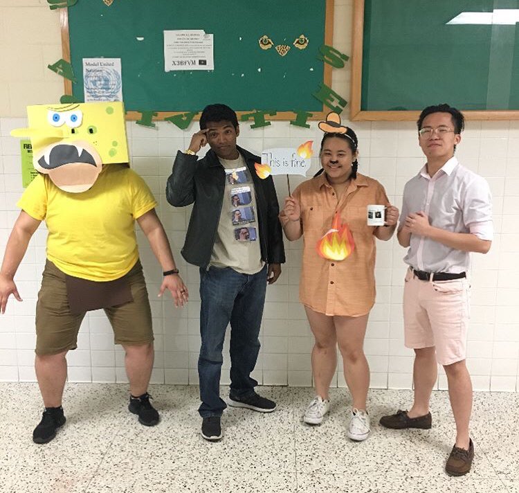 mrhs2018's tweet photo. Hey Seniors! Wanna kick off your LAST spirit week right? Make sure to dress and represent your favorite meme on Wednesday 5/30🕺 here’s some ideas ⬇️#seniorpower https://t.co/op7QQOHCFn
