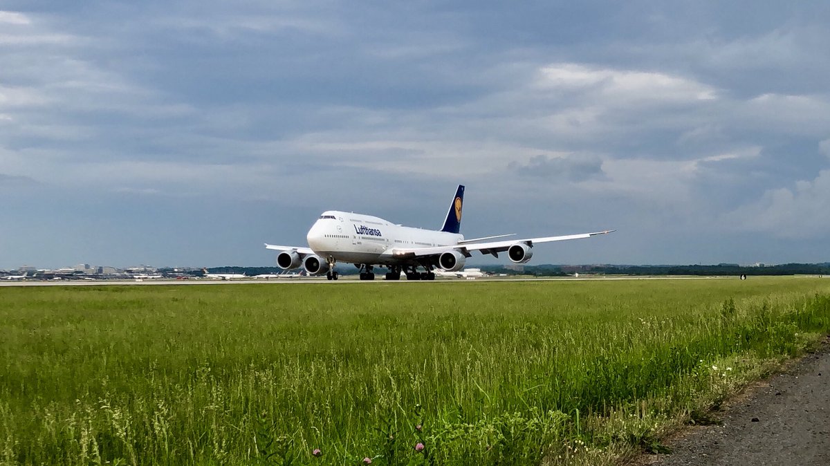 FlyingHighRyan's tweet image. I often ask myself what makes aviation so special. Is it the miracle of flight? Absolutely. But I also like to think about what we are doing: connecting people from all walks of life. To most, these trips are significant life events. To us, they’re just another day in the life.