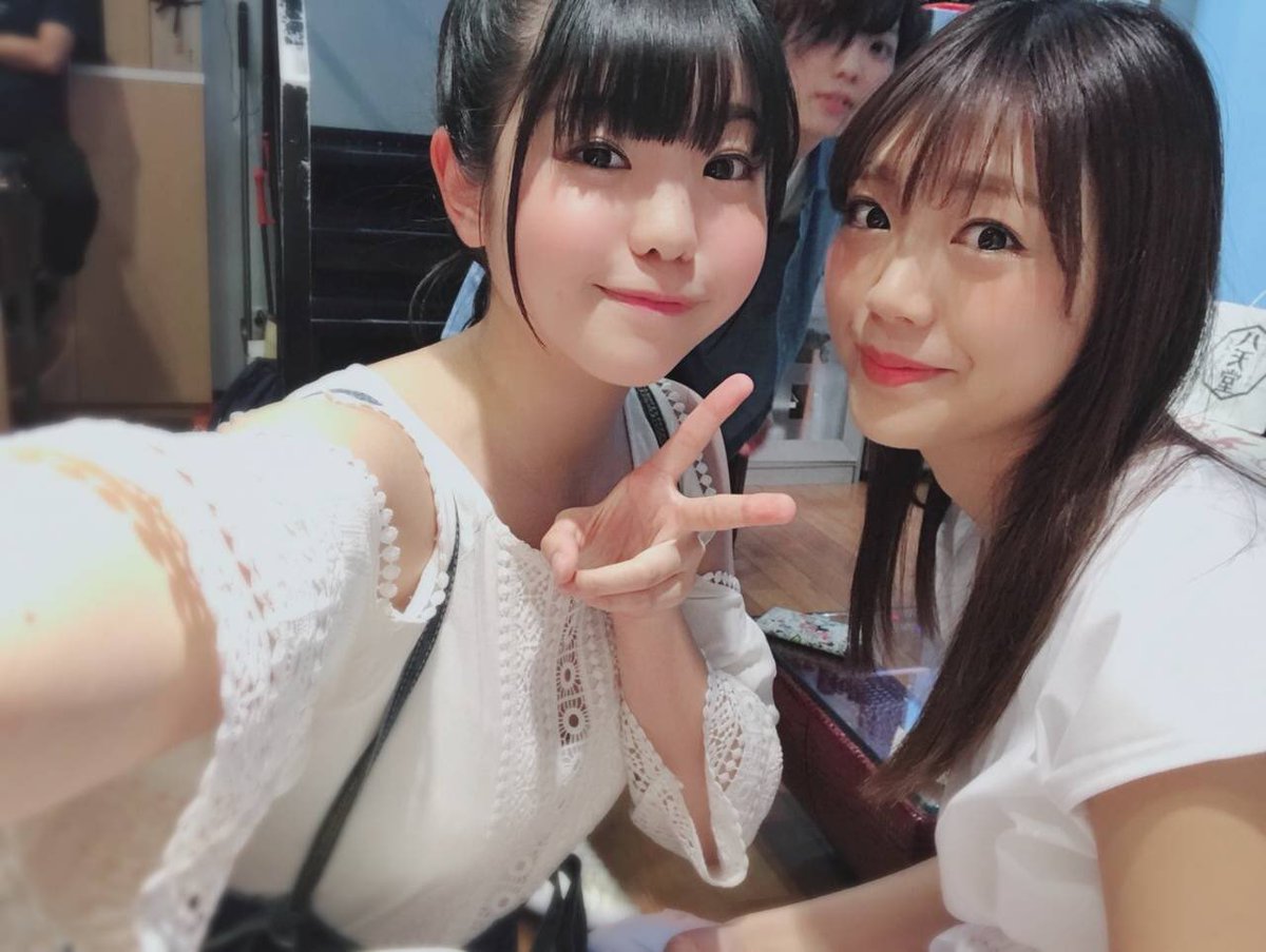 satohina1223's tweet photo. -満員電車内にて-
私:あ、この人の靴かわいい。
わー！スカートもめちゃくちゃ可愛い！いい匂いもする！
おいおい完璧じゃーねぇかぁ
………え？(  ˙-˙  )

それでは聞いてください。

「みもりんでした」

#昔からこうゆう系の運を待ってる佐藤です
#はいひょっこりはん https://t.co/XzxW6dXThg