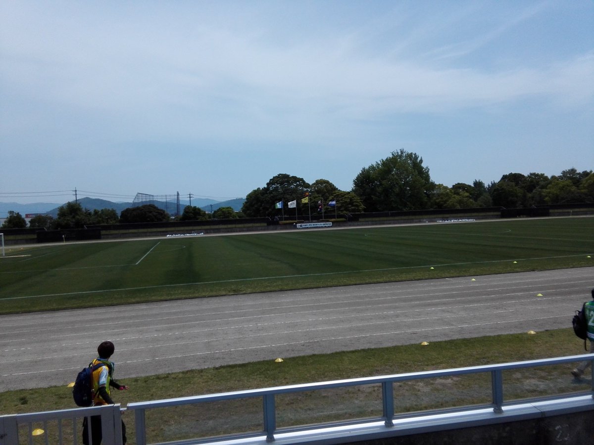 inaxyume's tweet photo. こんにちは、今日は、上野運動公園競技場で天皇杯JFA 第98回全日本サッカー選手権大会1回戦、鈴鹿アンリミテッドFC 
Vs  関西学院大学との試合観戦します。＼(^-^)／
キックオフ　13:00 https://t.co/VFI682oBjS