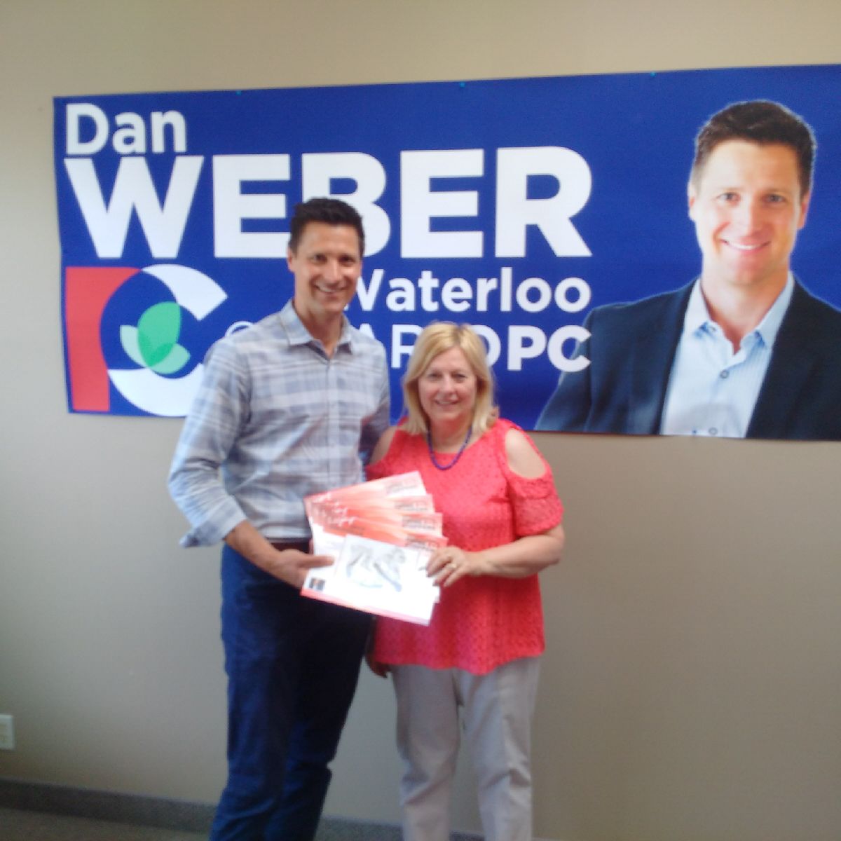 <a href="/DanWeberPC/">Dan Weber</a> supporting the Leejay calendar project that's raising $ for <a href="/WaterlooCrime/">Crime Stoppers 🇨🇦</a> Stoppers.