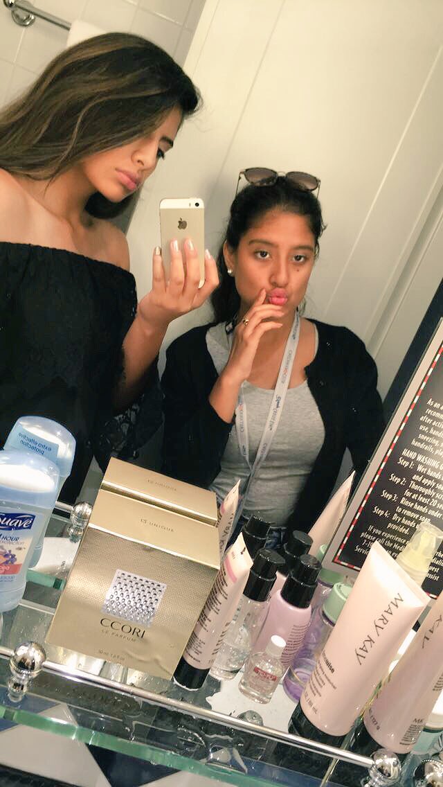 sofiavallejo29's tweet photo. happy birthday girly! I love you endlessly. Good luck in college💗 https://t.co/pKXcSeEfh4
