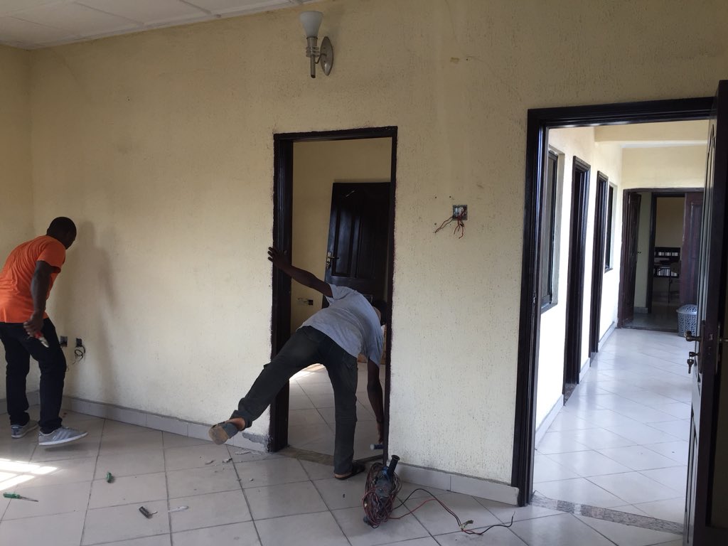 callbob_ng's tweet photo. “Age is not a limit to task” “Anticipate the difficult by managing the easy” get your goals set and worked towards it @sir_amosladi #CallBobPH #propertymaintenance #success #inspiration #Entrepreneurship #business #realtalk #facts #realestate #PortHarcourt #Nigeria #Refurshiment https://t.co/A3S8Ulkkbx