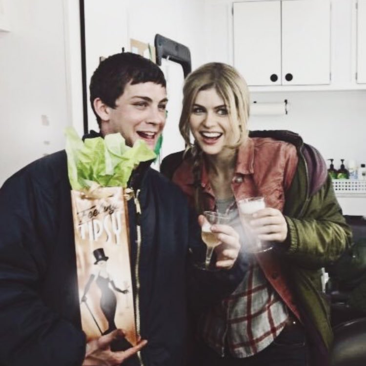 thelrviya's tweet photo. izlediğimde ship olayları fazla yoktu ama çok yakıştırırdım, gerçekte de sevgililerdi ama ne yazık ki :') #LogAndra https://t.co/10WZOvGlaD