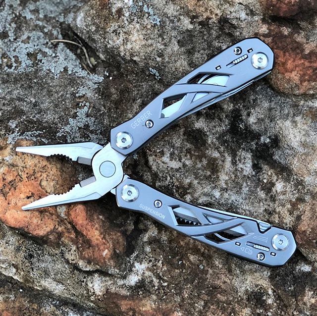 EverydayCarryZA's tweet photo. One of the best multi tools in my arsenal. Light enough too hold, easy enough to handle. #gerber #gerbersuspension #gerbersuspensionmultitool #multitool #beargrylls #everydaycarry #edc #everydaycarryzamultitools #everydaycarrygadgets#fathersday #fathersd… https://t.co/OBS04c3lSY https://t.co/4yhx7KWJrU