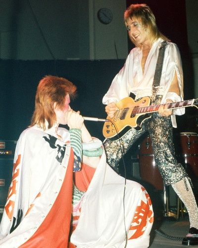 Happy Birthday, Mick Ronson!! Hope Bowie is licking your guitar at the great concert in the sky! 