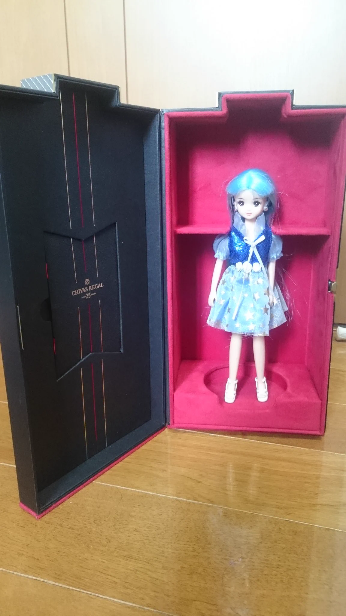 娘に「リカちゃん入れるからちょうだい」とねだられ→拒否。あとでこっそり試してみる→何このフィット感！ｗ