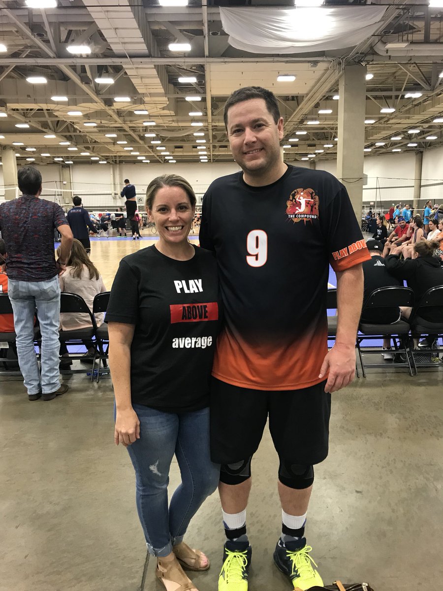 Erin_j_miller9's tweet photo. Been watching my #9 since high school! 😍😊 #dibson9 #USAVNationalchampionship #thecompoundtxk #playaboveaverage https://t.co/SQRwn4Lap6