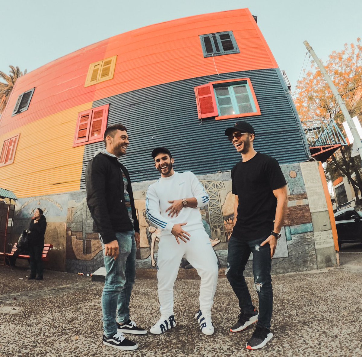 ManuelTurizoMTZ's tweet photo. 🇦🇷 Argentinaaa 🇦🇷 contento de volver mi gente, loco por compartir con ustedes. 
25 de Mayo El Bosque, Quilmes
31 de Mayo City Center, Rosario
1 de Junio Complejo Ribera, Corrientes
2 de Junio Teatro Opera, Buenos Aires 
2 de Junio Radio Estudio, Constitución. https://t.co/BoBIBSStAY