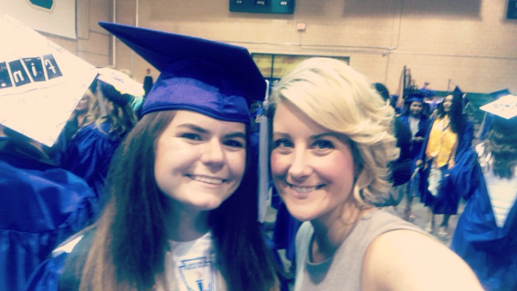 RoyalZetch's tweet photo. #NextLevelRoyal 💜 love these grads!!!! https://t.co/uvu8fXc7SL