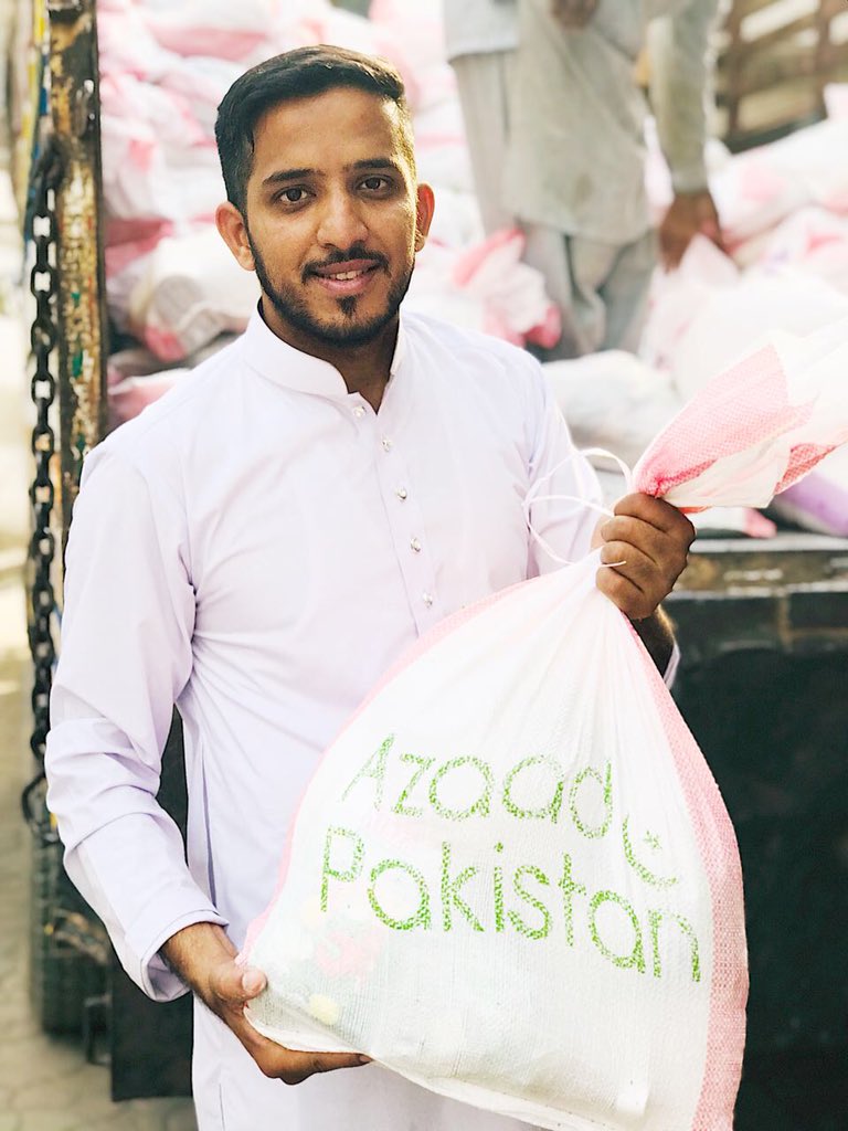 LuckyGhani's tweet photo. In past 10 days, we've been able to give hot meals to more than 19000 people around 9 different cities in Pakistan and have been able to give 1000 ration bags to deserving families. 

We still have loads to do. With your support we can do alot more. Donate whatever you can. ❤ https://t.co/IdJHO3mFdm