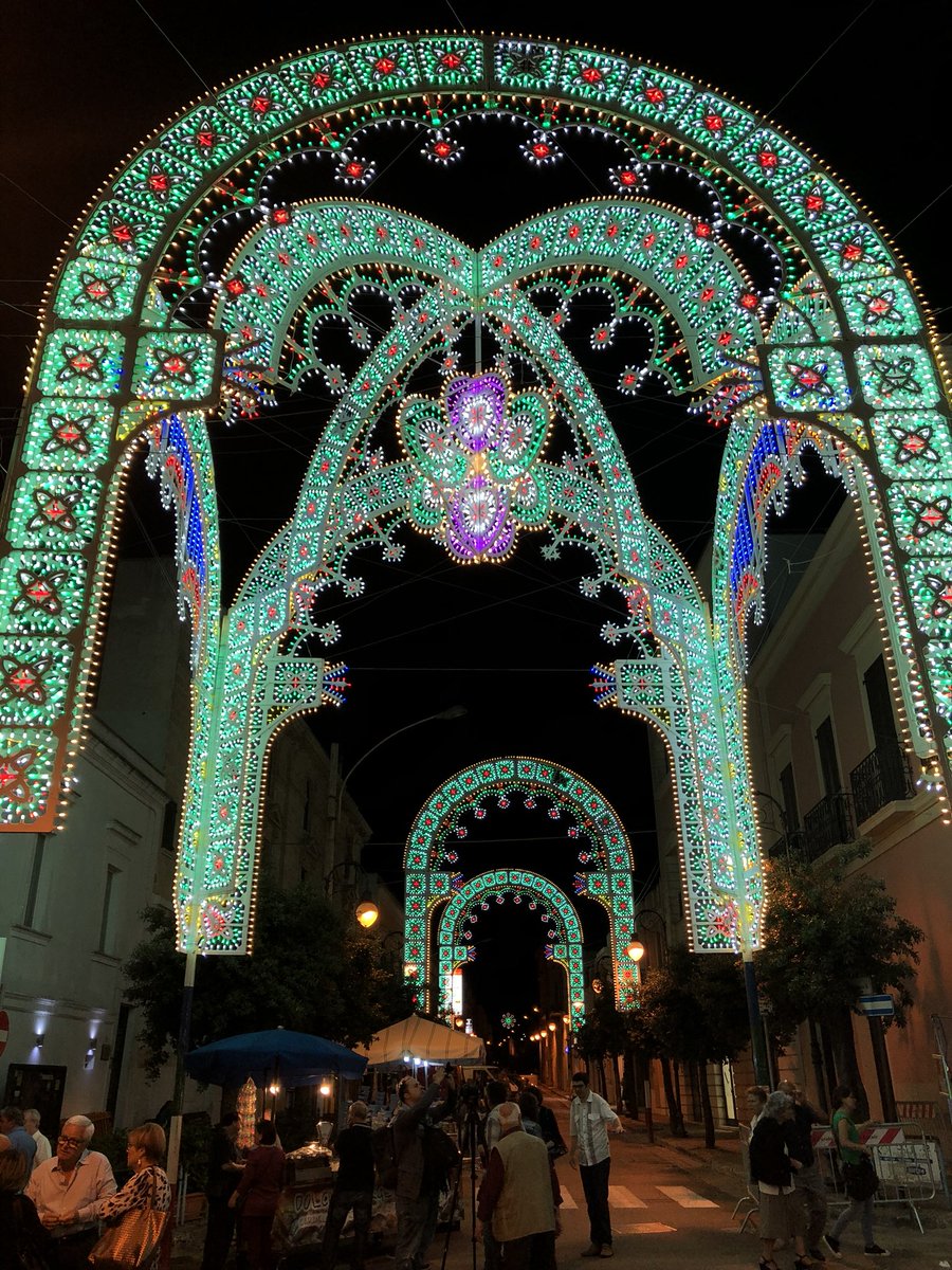 LCDbymatdecagna's tweet photo. dettagli che fanno la differenza è dove la banalità non esiste . Parabita 26/27/28 maggio #2018 #solocosebelle #solodecagna #parabita #festa #weareinpuglia #madonnadellacultura #luminariedecagna #noshowmusic #interiordesign #eventi #solocoseoriginali https://t.co/XfZRnGfB2D