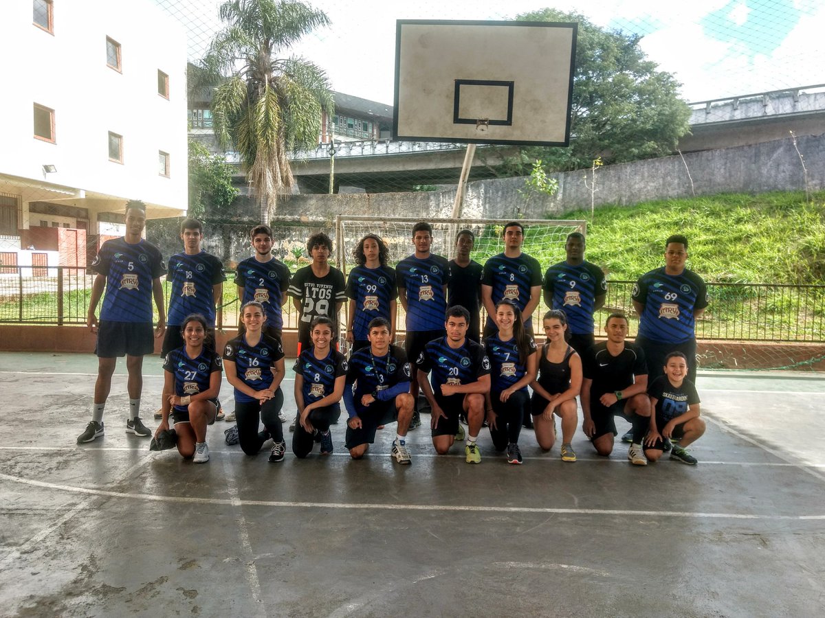 ProjetoWolves17's tweet photo. Mais um treino concluído e você de fora.. tá esperando o que ? 
Treinos todos os sábados.
Em Pedro do Rio no colégio José Bonifácio.
Às 09:30.
Obs: obrigatório uso de short e camisa preta

#AmorPeloHand
#ProjetoHandWolves
#VenhaFazerParteDaAlcateia
#Handball https://t.co/5aLdtmvCAO