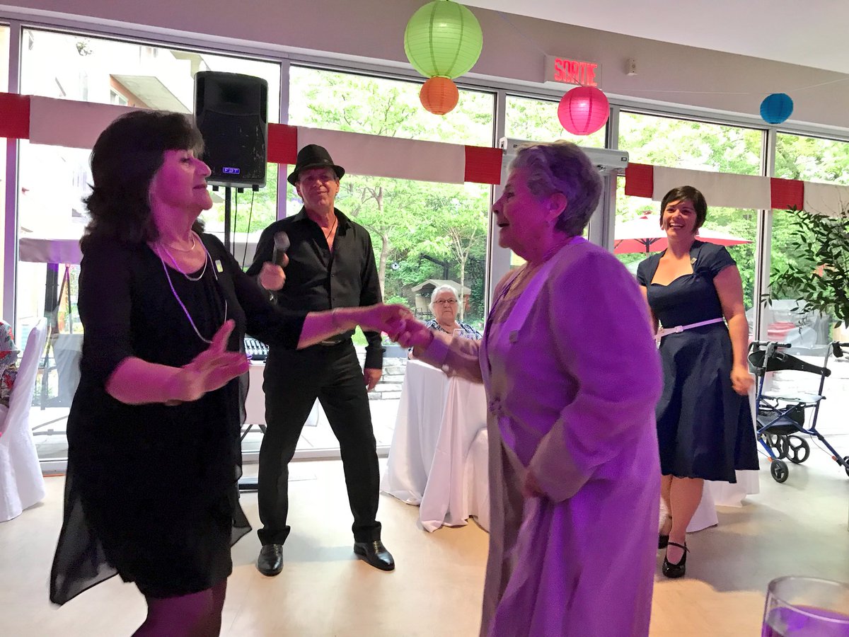 Le 10e anniversaire de la Résidence Côte-Saint-Paul En Harmonie, ça se fête en beauté, en musique et en gastronomie 🎈🎉😁 Bravo à l’équipe du personnel et au chef Sylvain Blanchette ! #SOmtl #ainés #OMHM