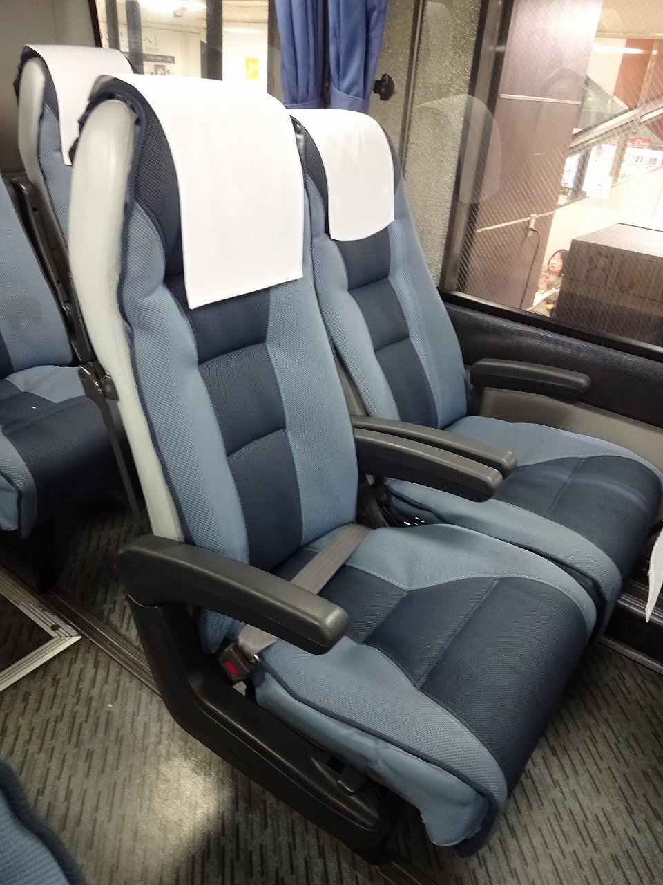 Northernlightexpress 彡 乗りバス 4 21 広島バスセンター 14 55 から乗車した福岡行きの 広福ライナー です この日は中国jrバスのガーラに乗車です 車内はかつて マシュマロシート と呼ばれていたシートでしたが その上にシートカバーが