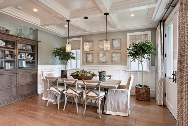 Coral-Themed Dining Room with Beautiful ... - decor.viralcreek.com/coral-themed-d…
#CoralTheme #Rustic #UnderwaterTheme  #vcreekdecor #losangeles #home